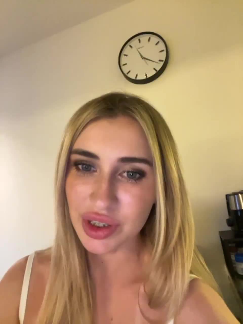 View or download file _cosmickitty_ on 2023-02-28 from bongacams