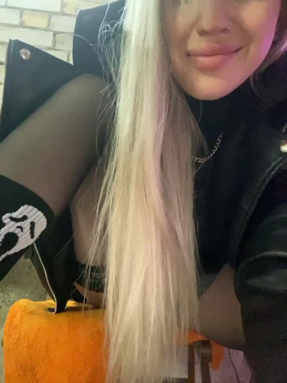 View or download file succubz on 2023-03-02 from bongacams