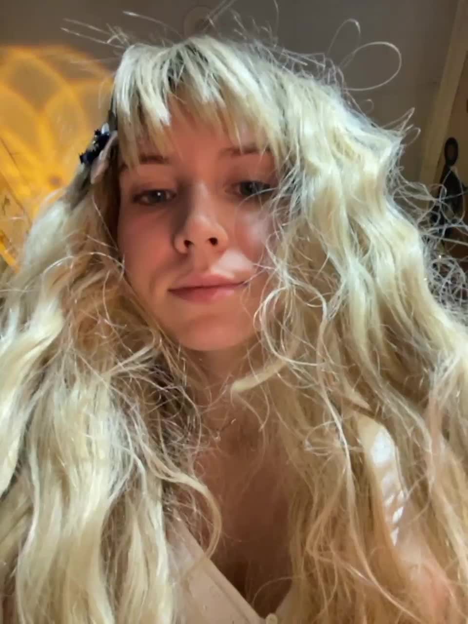 View or download file kika_co on 2023-03-03 from bongacams