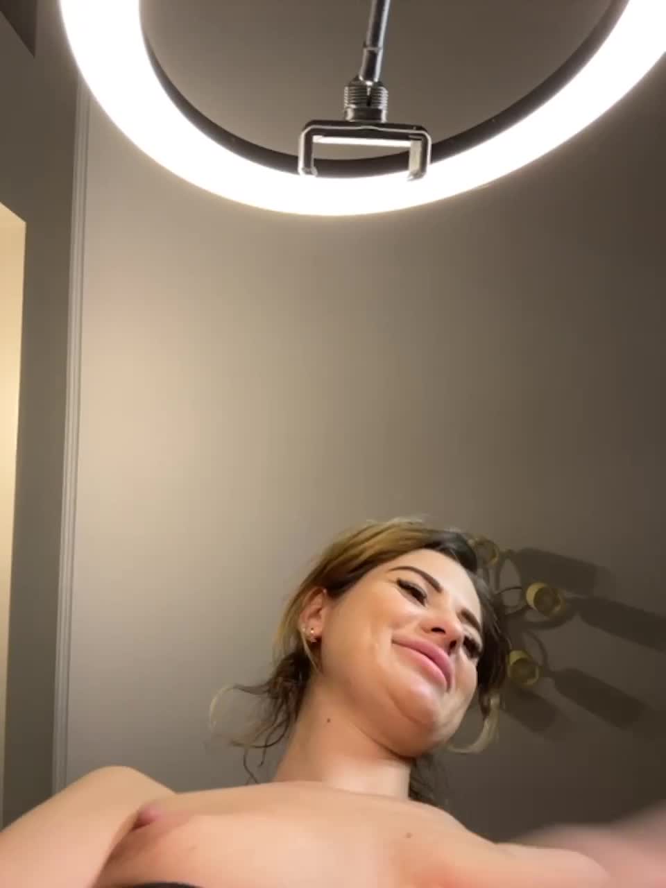 View or download file roselynax on 2023-03-03 from bongacams