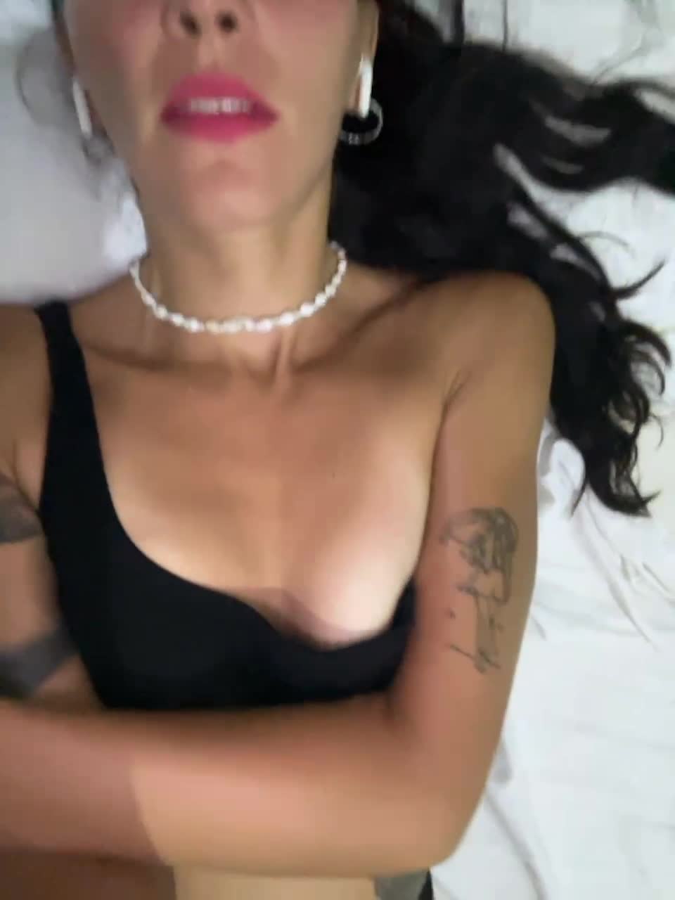 View or download file girlschatt on 2023-03-05 from bongacams