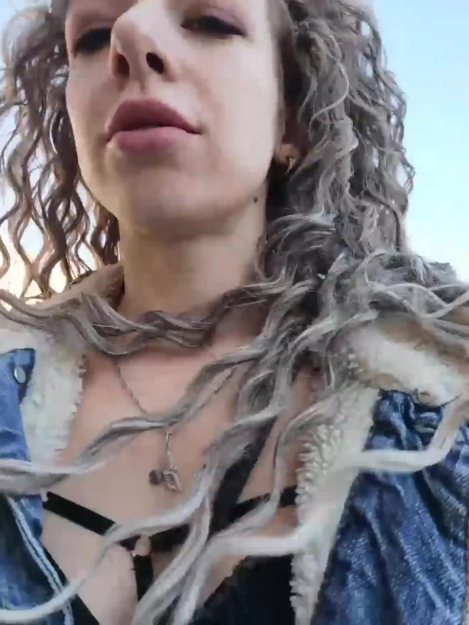 View or download file shinewitch on 2023-03-08 from bongacams