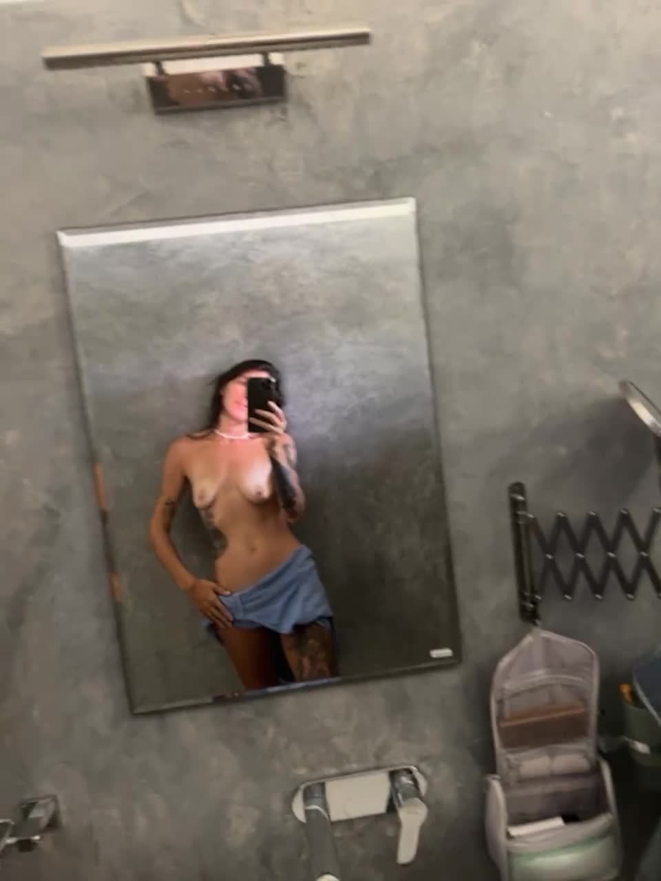 View or download file girlschatt on 2023-03-09 from bongacams