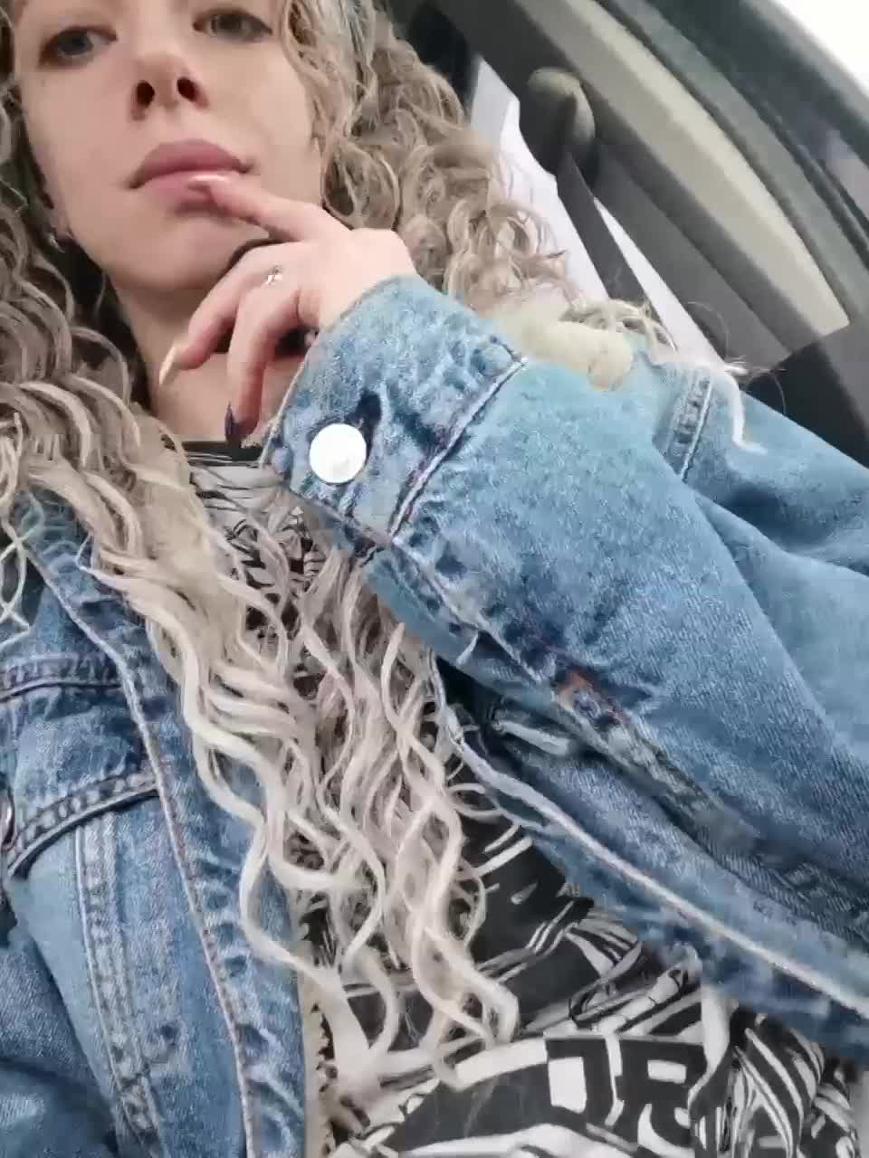 View or download file shinewitch on 2023-03-09 from bongacams