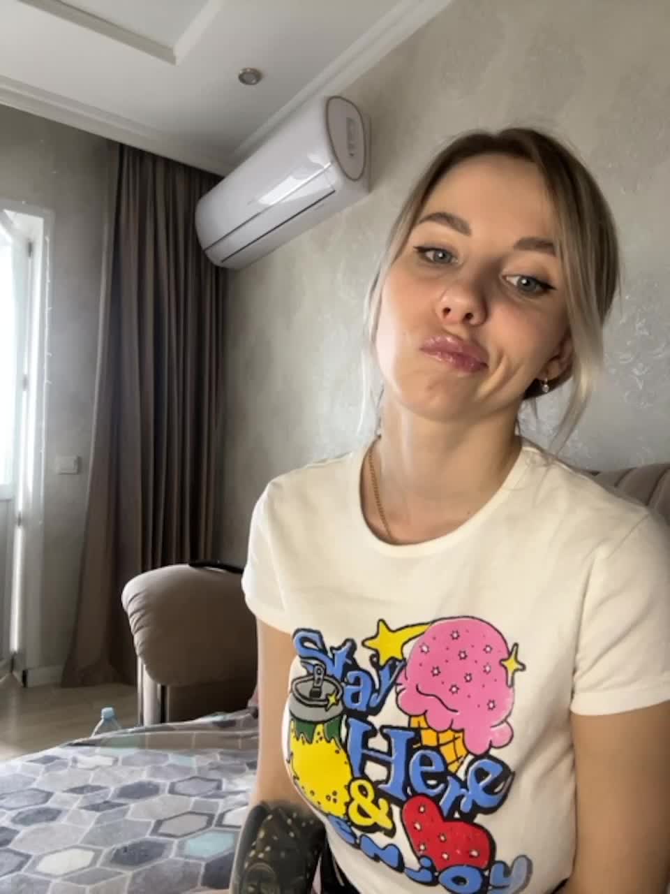 View or download file vik1one1 on 2023-03-09 from bongacams