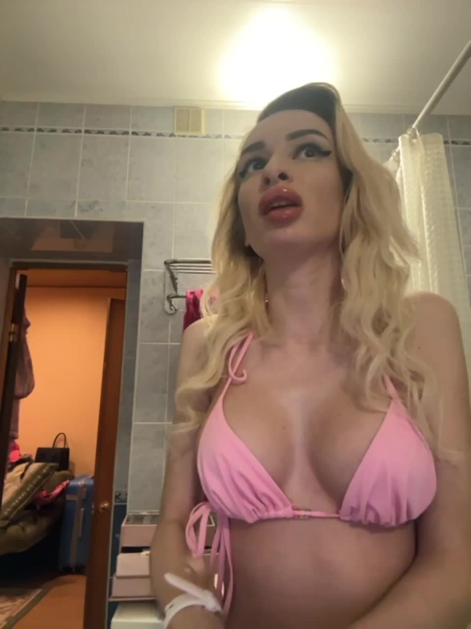 View or download file goldpussy69 on 2023-03-10 from bongacams