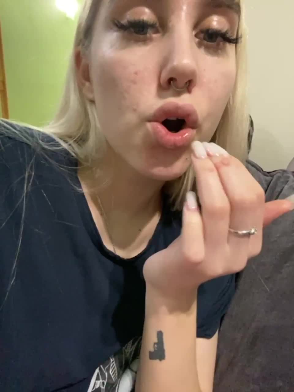 View or download file fuckkrisanna on 2023-03-12 from bongacams