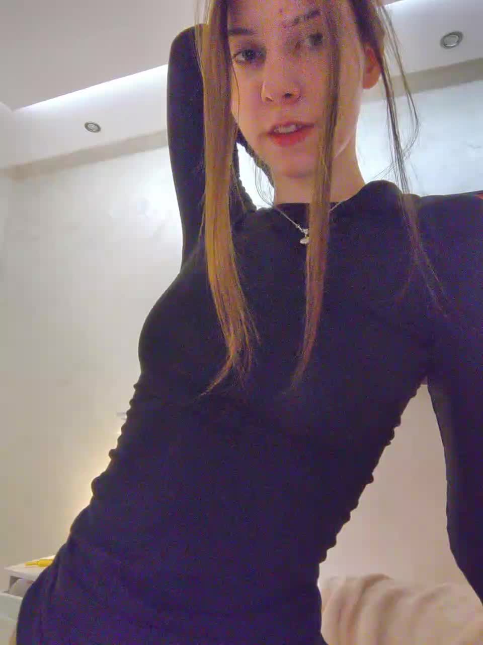 View or download file emilyev4ns on 2023-03-13 from bongacams