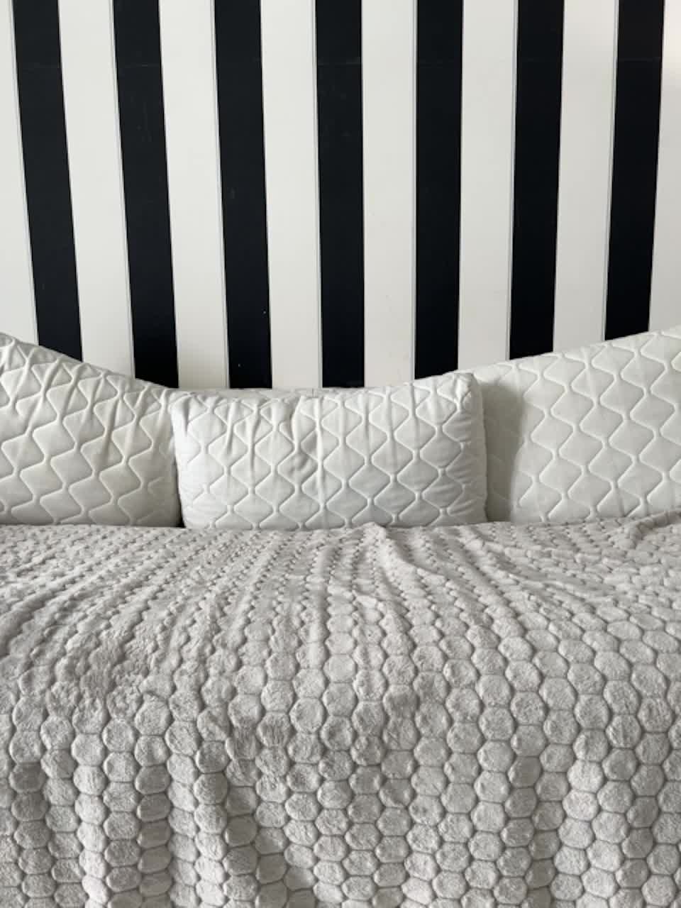 View or download file 2kris2you on 2023-03-15 from bongacams