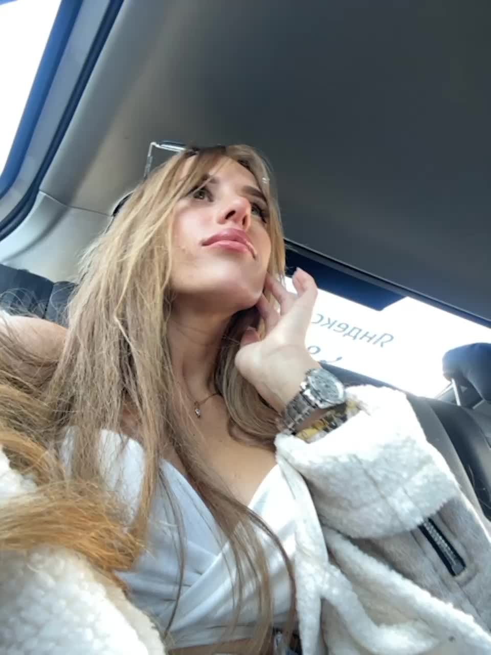 View or download file blondinochkaa on 2023-03-17 from bongacams