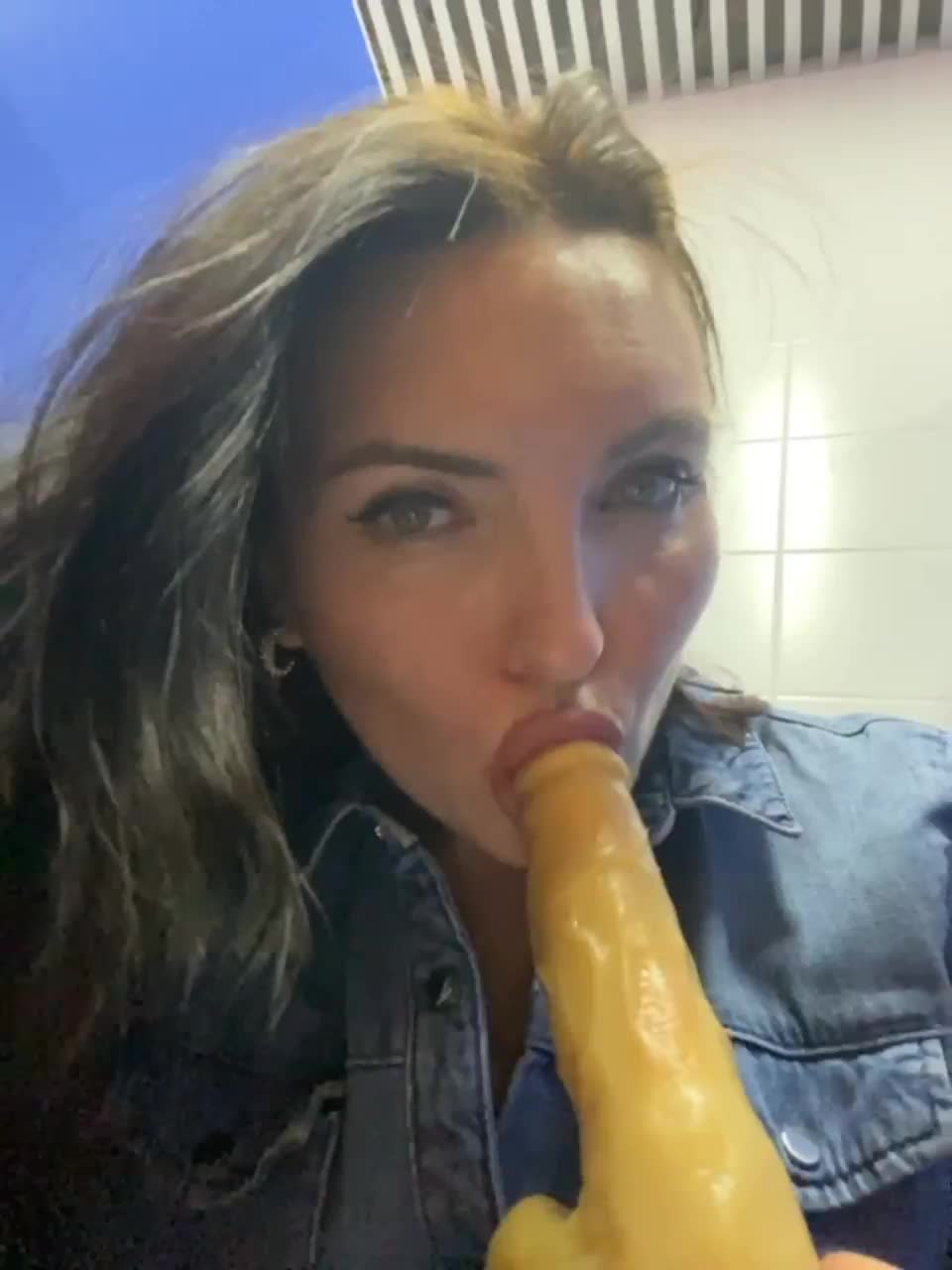 View or download file divora on 2023-03-18 from bongacams