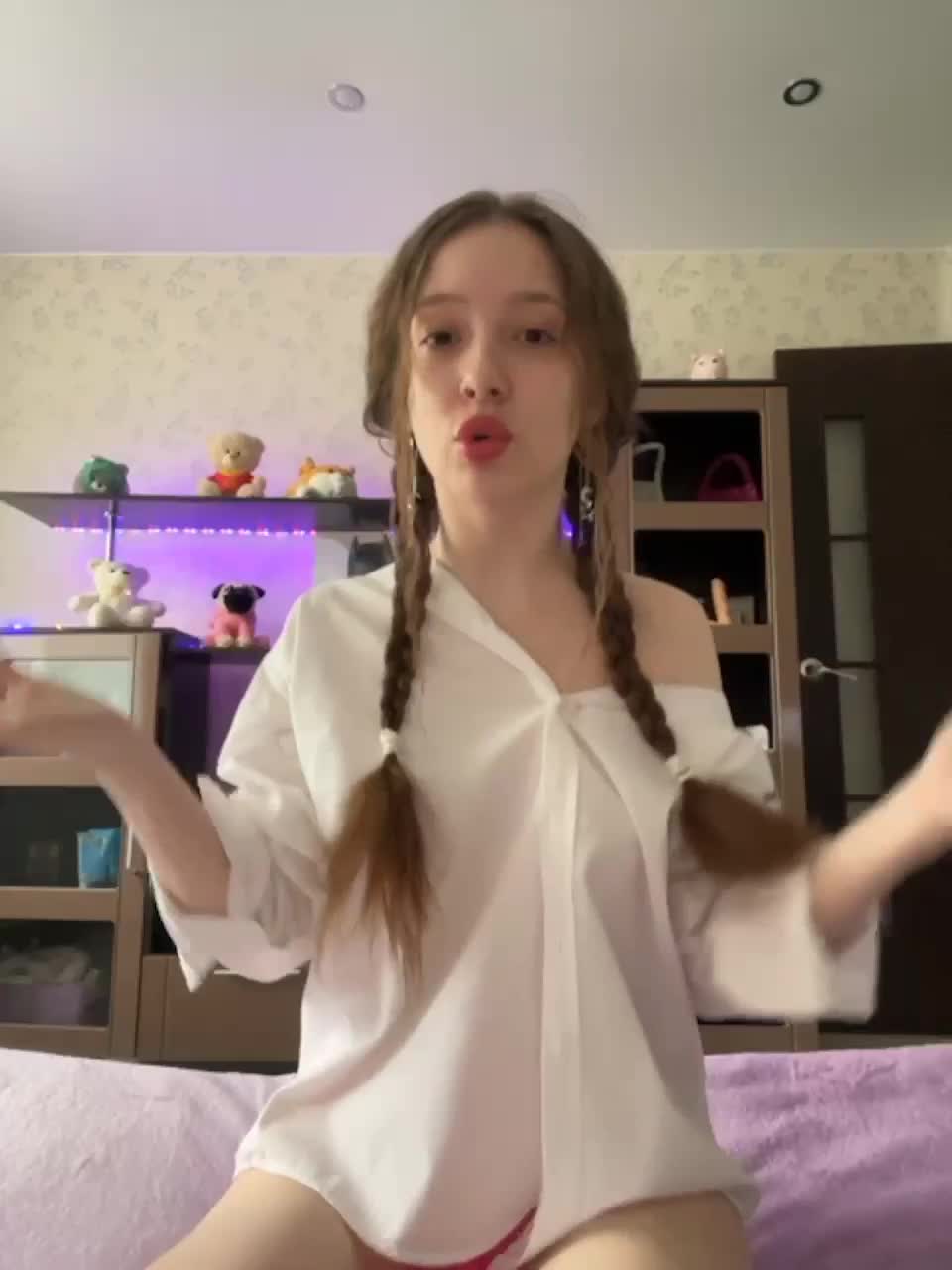 View or download file katrinnna on 2023-03-18 from bongacams