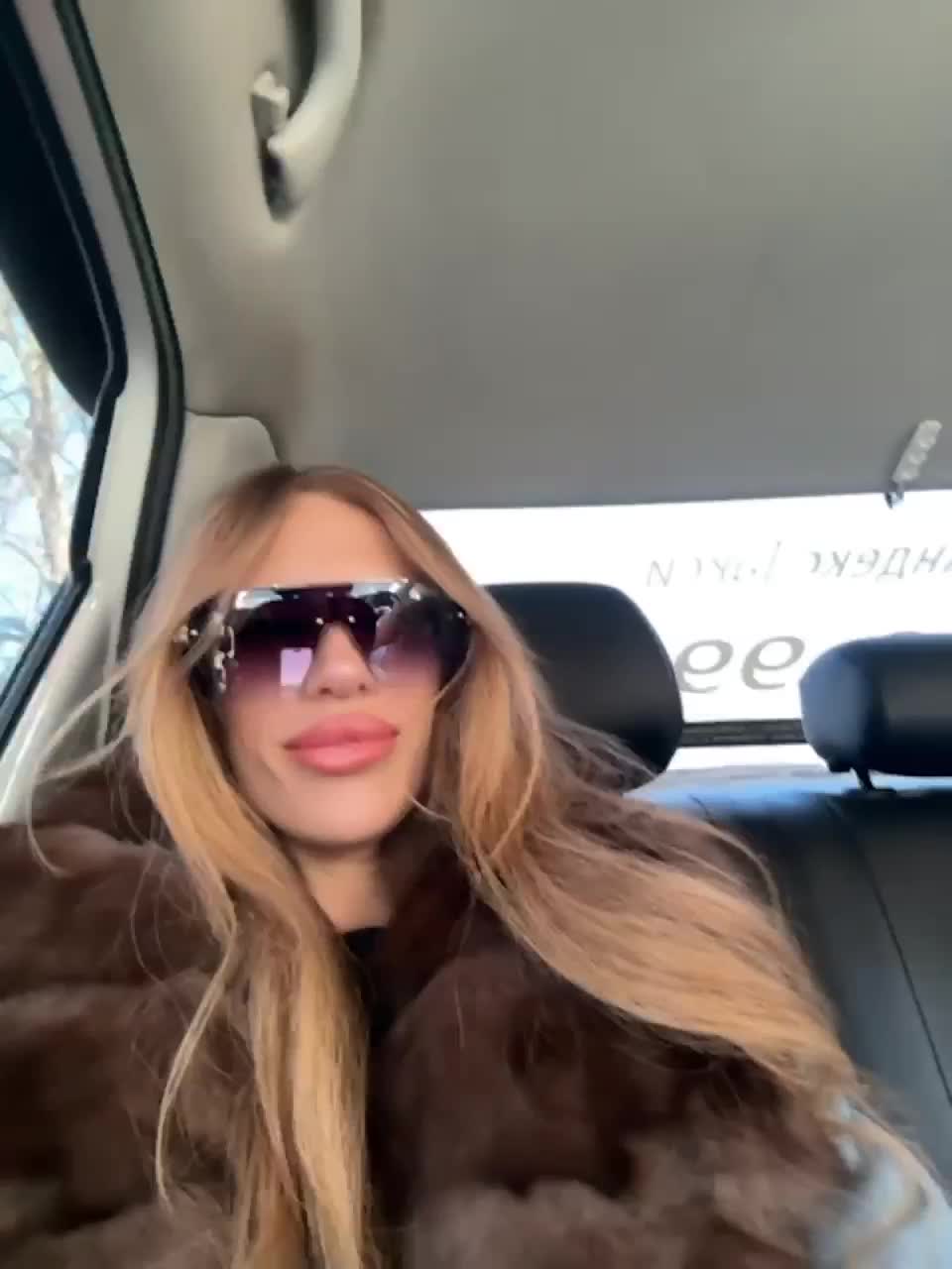 View or download file blondinochkaa on 2023-03-20 from bongacams