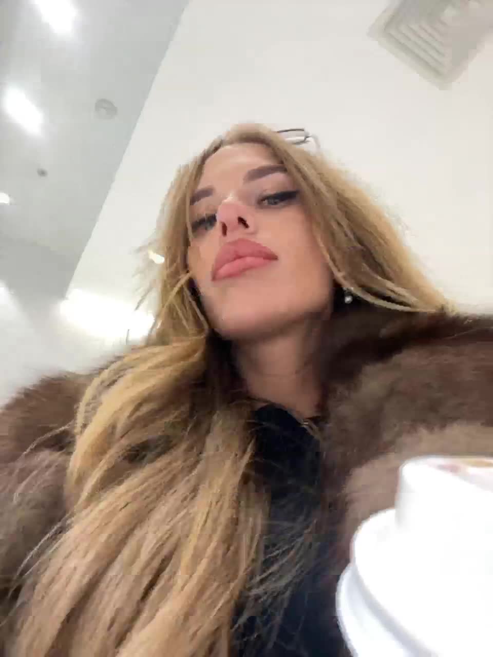 View or download file blondinochkaa on 2023-03-20 from bongacams