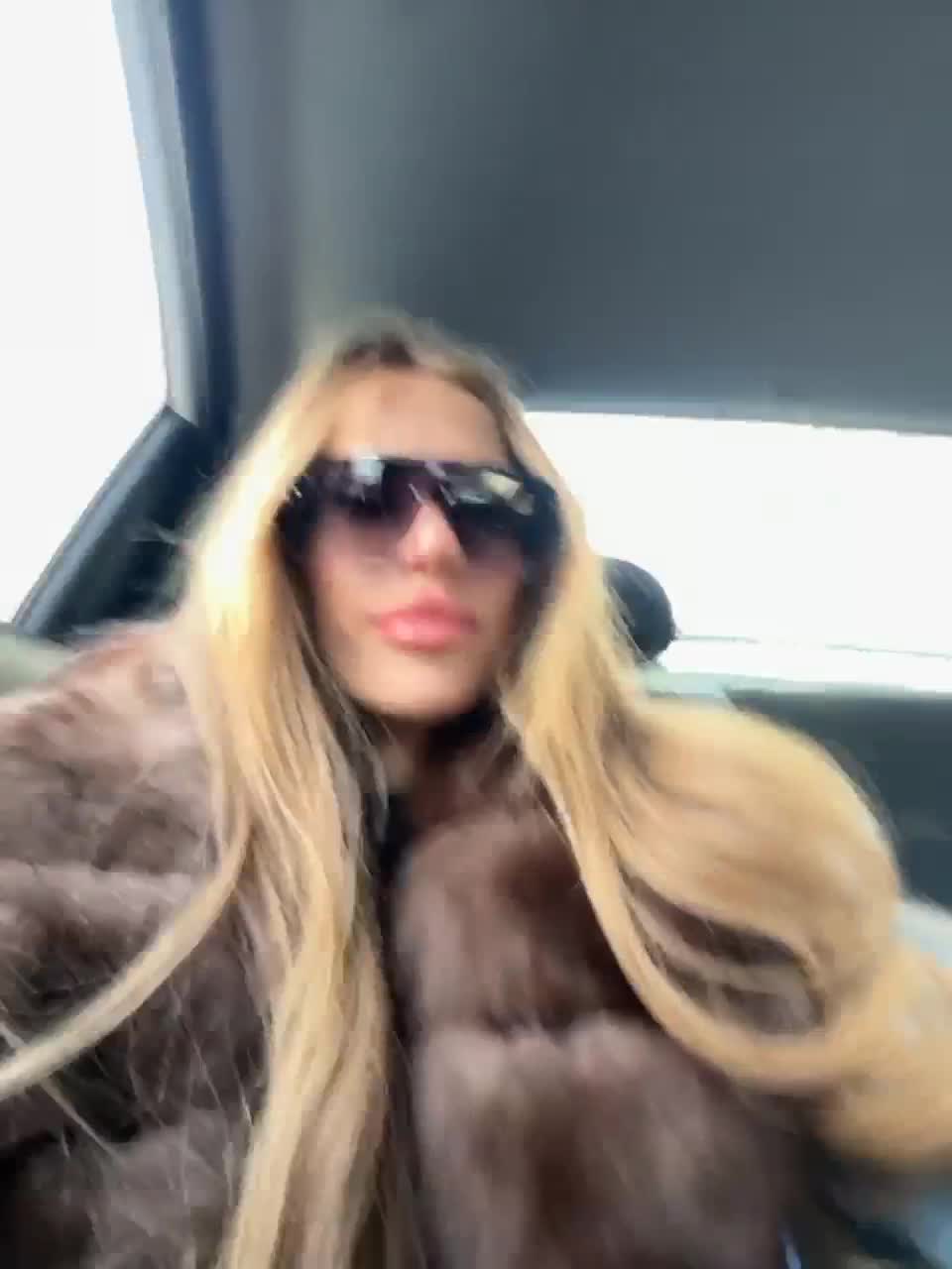 View or download file blondinochkaa on 2023-03-20 from bongacams