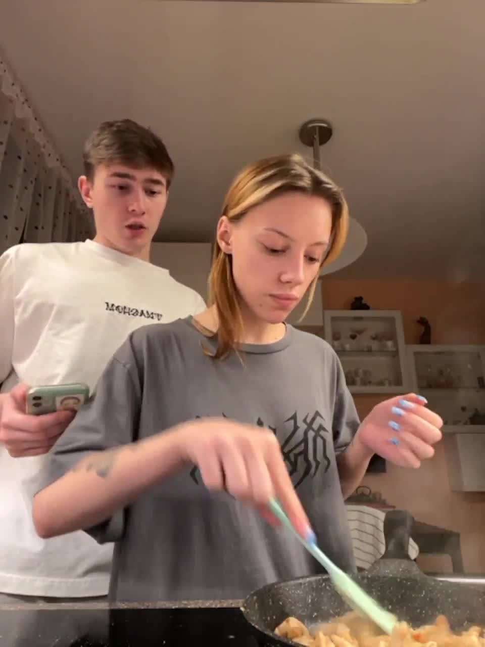 View or download file yngluv on 2023-03-20 from bongacams