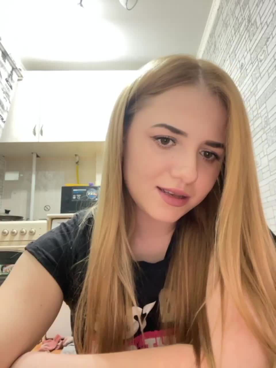 View or download file butterflysay on 2023-03-22 from bongacams