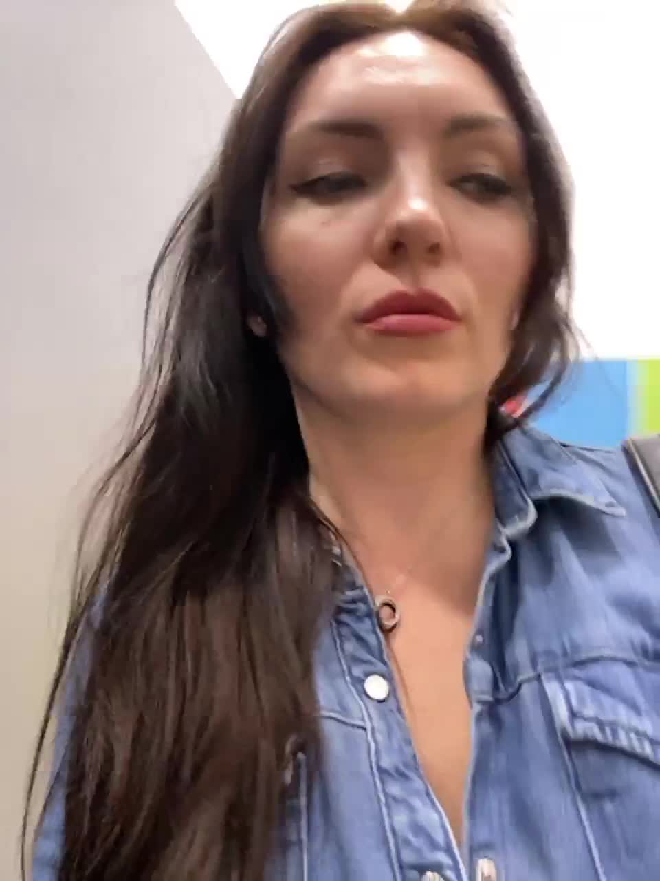 View or download file divora on 2023-03-22 from bongacams