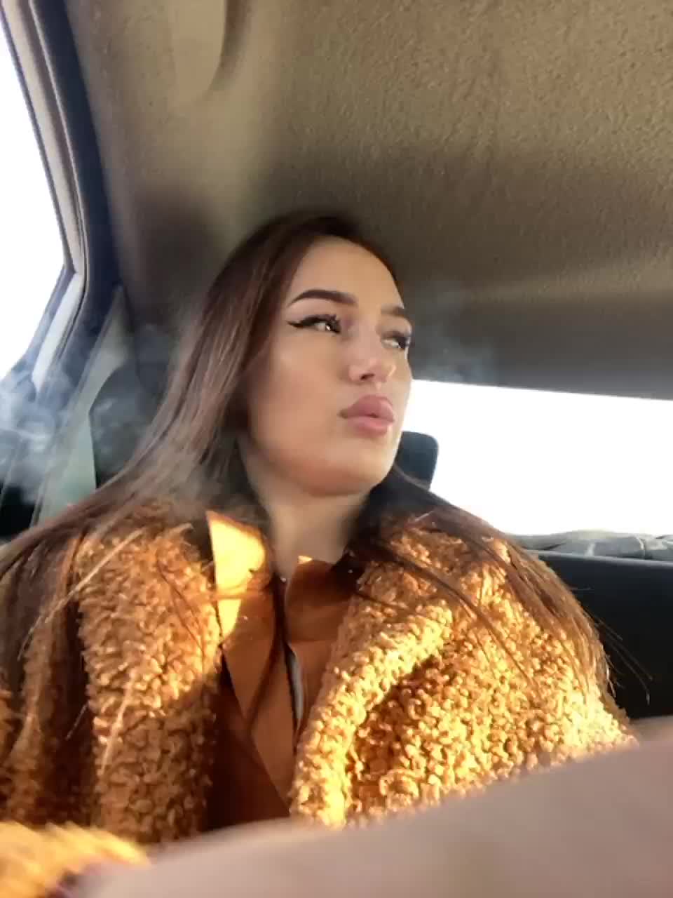 View or download file fuckkrisanna on 2023-03-23 from bongacams