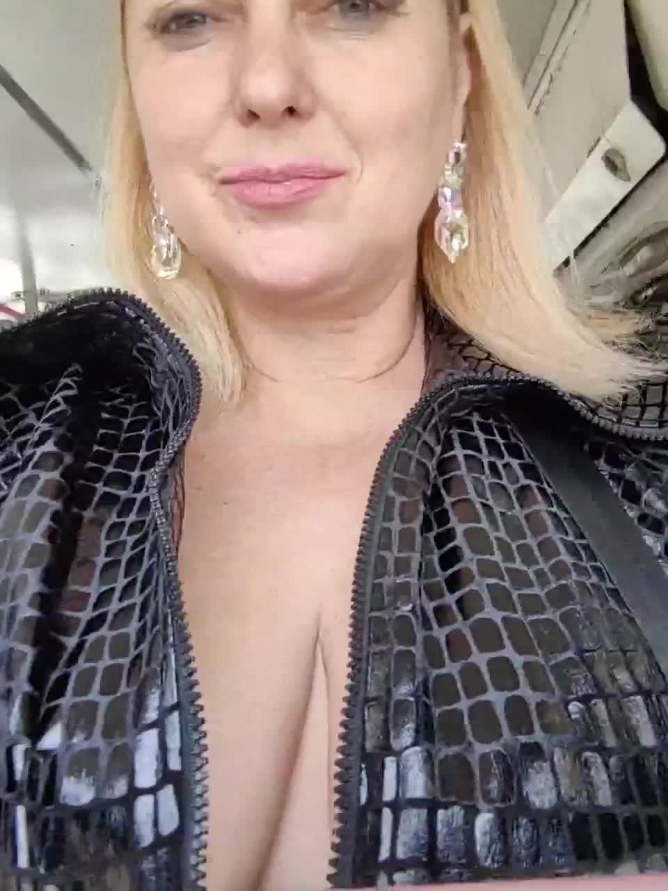 View or download file janna37 on 2023-03-24 from bongacams