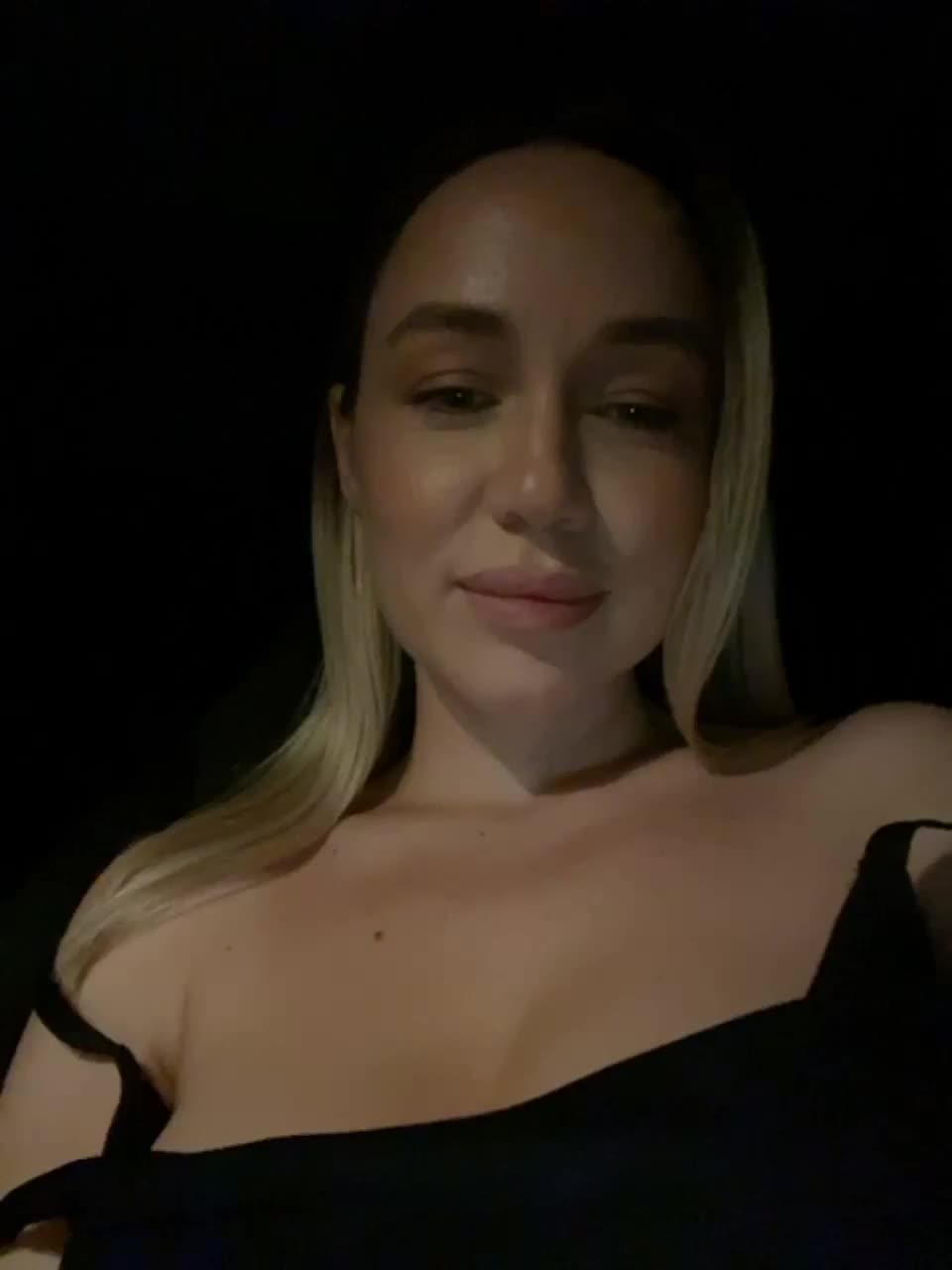 View or download file emili1_ on 2023-03-26 from bongacams