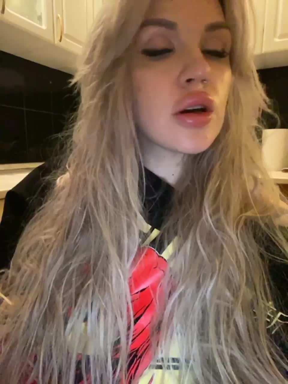 View or download file succubz on 2023-03-26 from bongacams