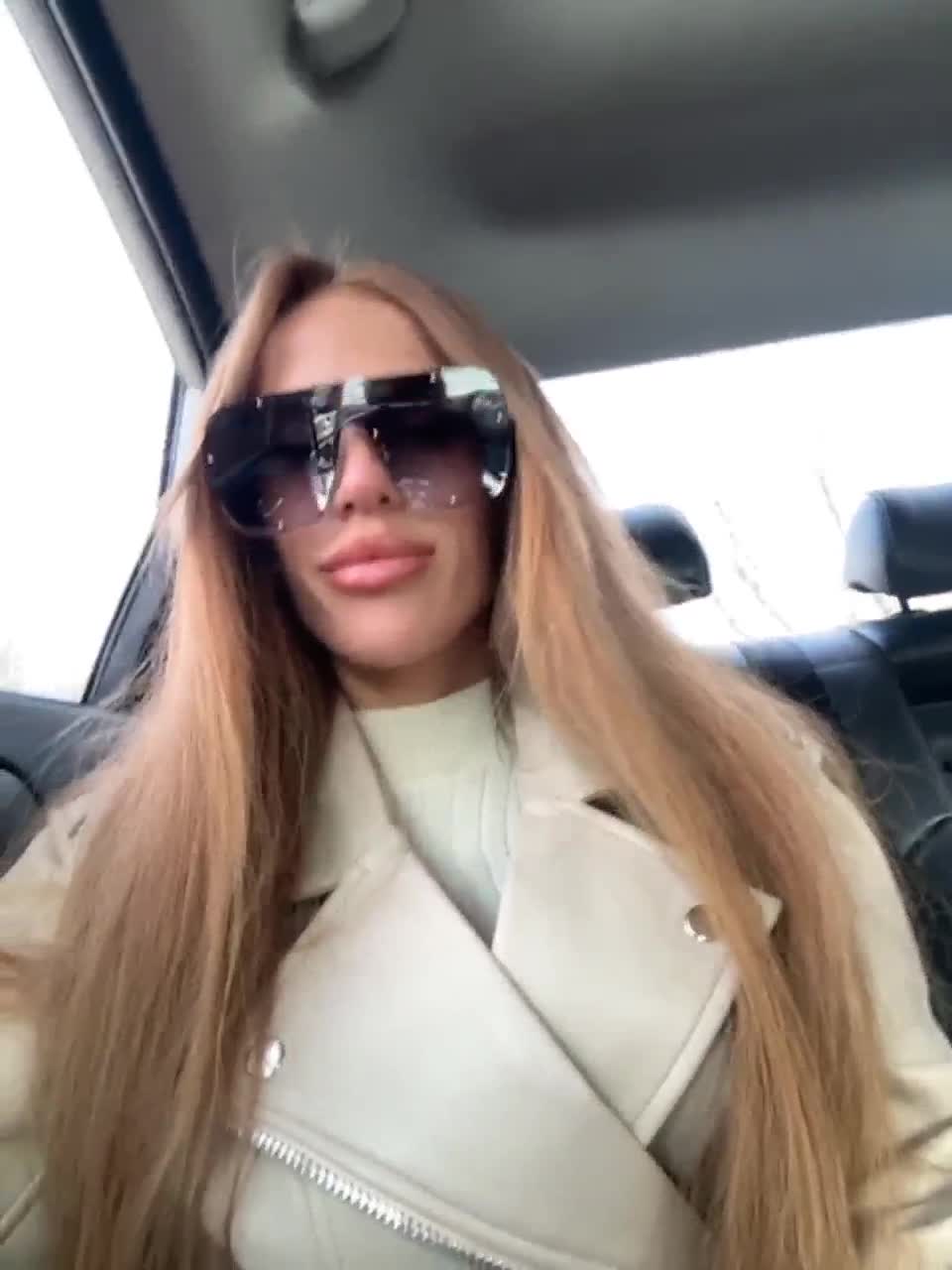 View or download file blondinochkaa on 2023-03-27 from bongacams