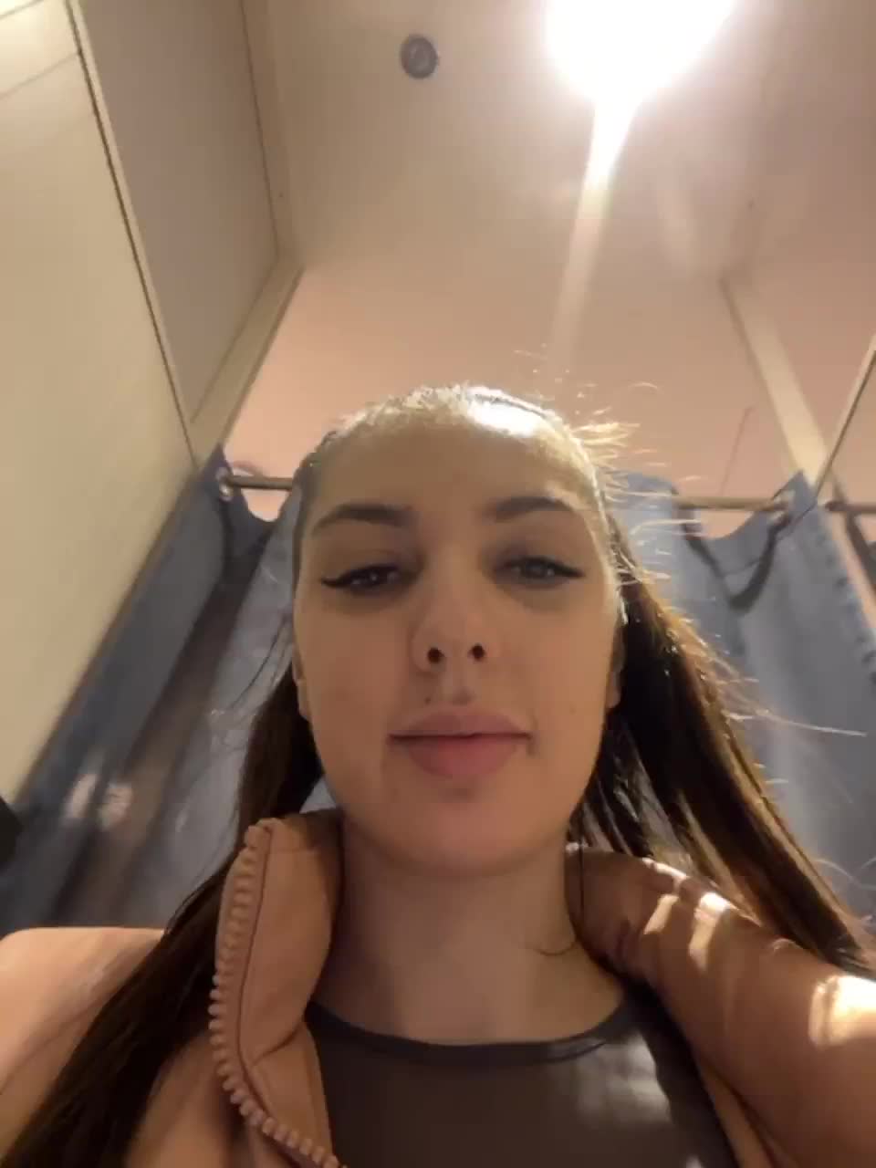 View or download file yourarina on 2023-03-27 from bongacams