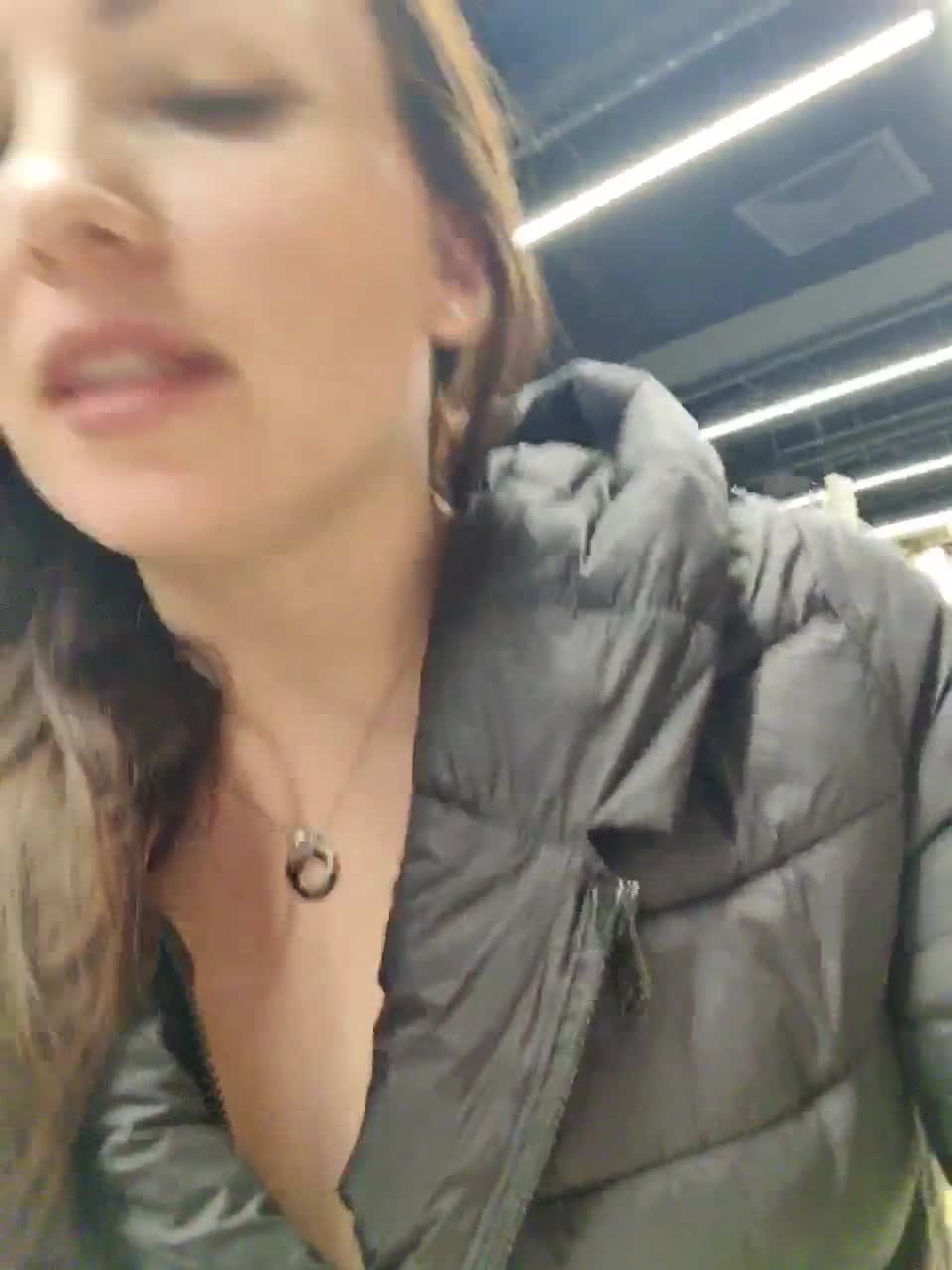 View or download file divora on 2023-03-29 from bongacams