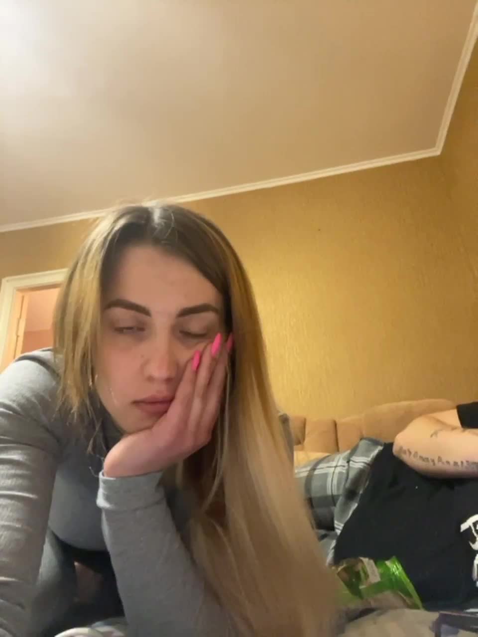 View or download file queen2queen on 2023-06-06 from bongacams