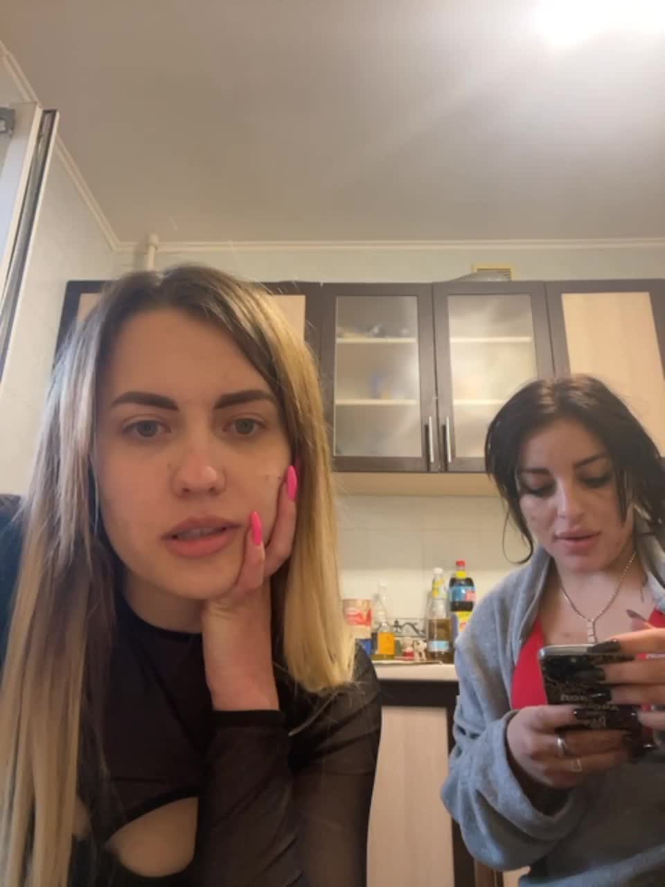 View or download file queen2queen on 2023-06-06 from bongacams