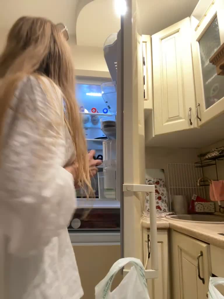 View or download file blondinochkaa on 2023-06-07 from bongacams