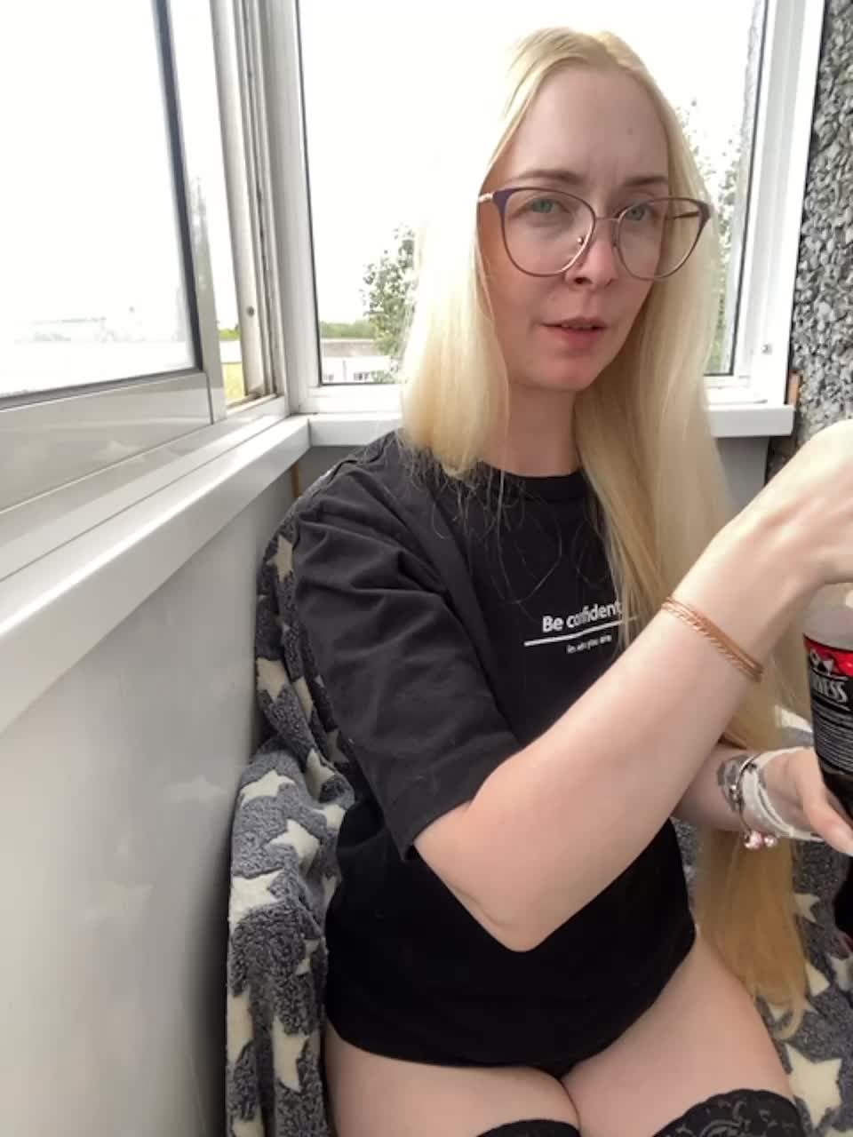 View or download file alovea69 on 2023-06-17 from bongacams