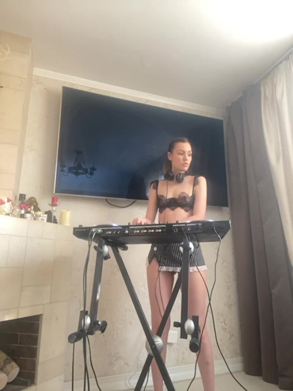 View or download file _bunya_ on 2023-06-18 from bongacams