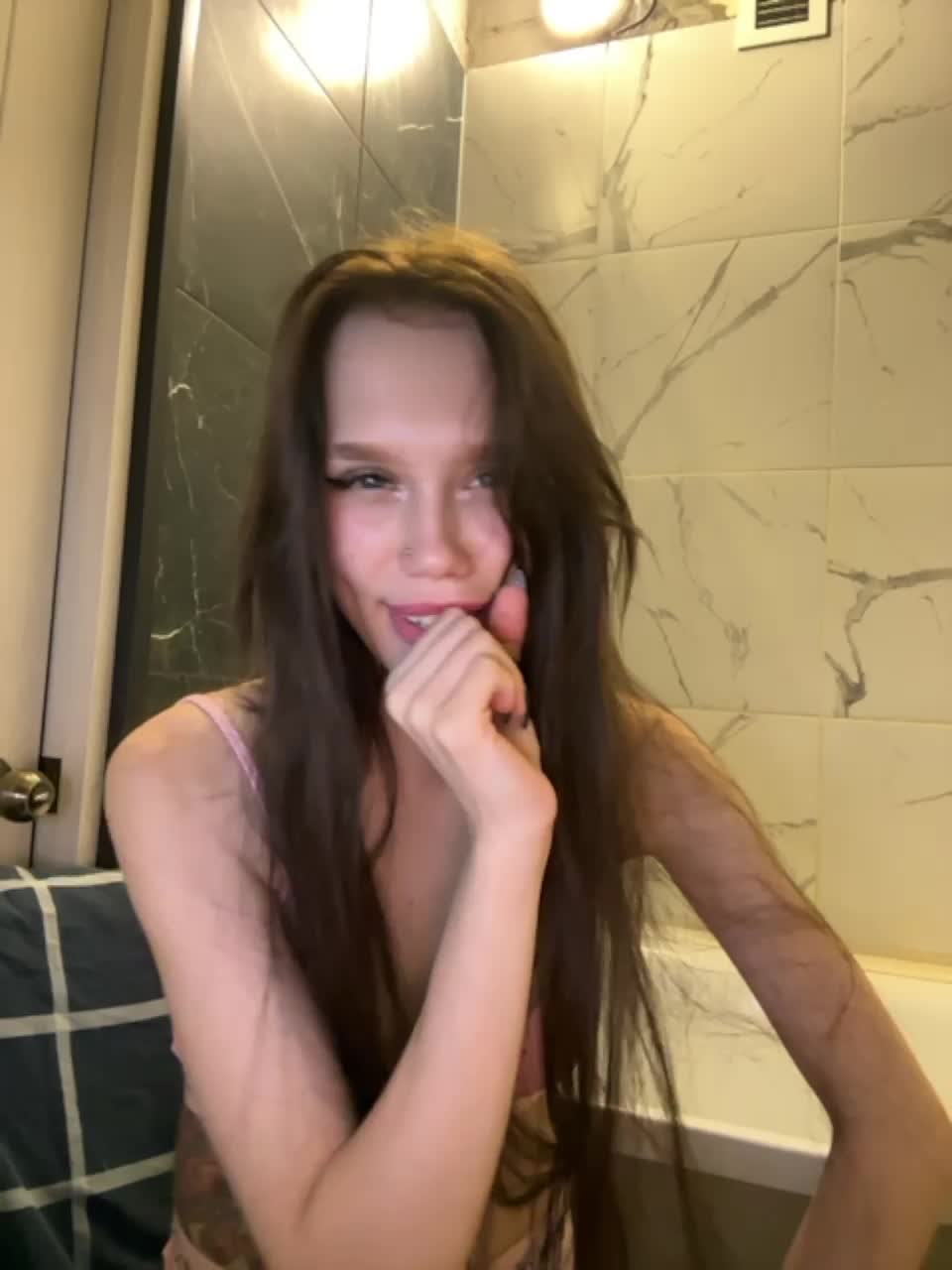 View or download file angelll3 on 2023-07-04 from bongacams