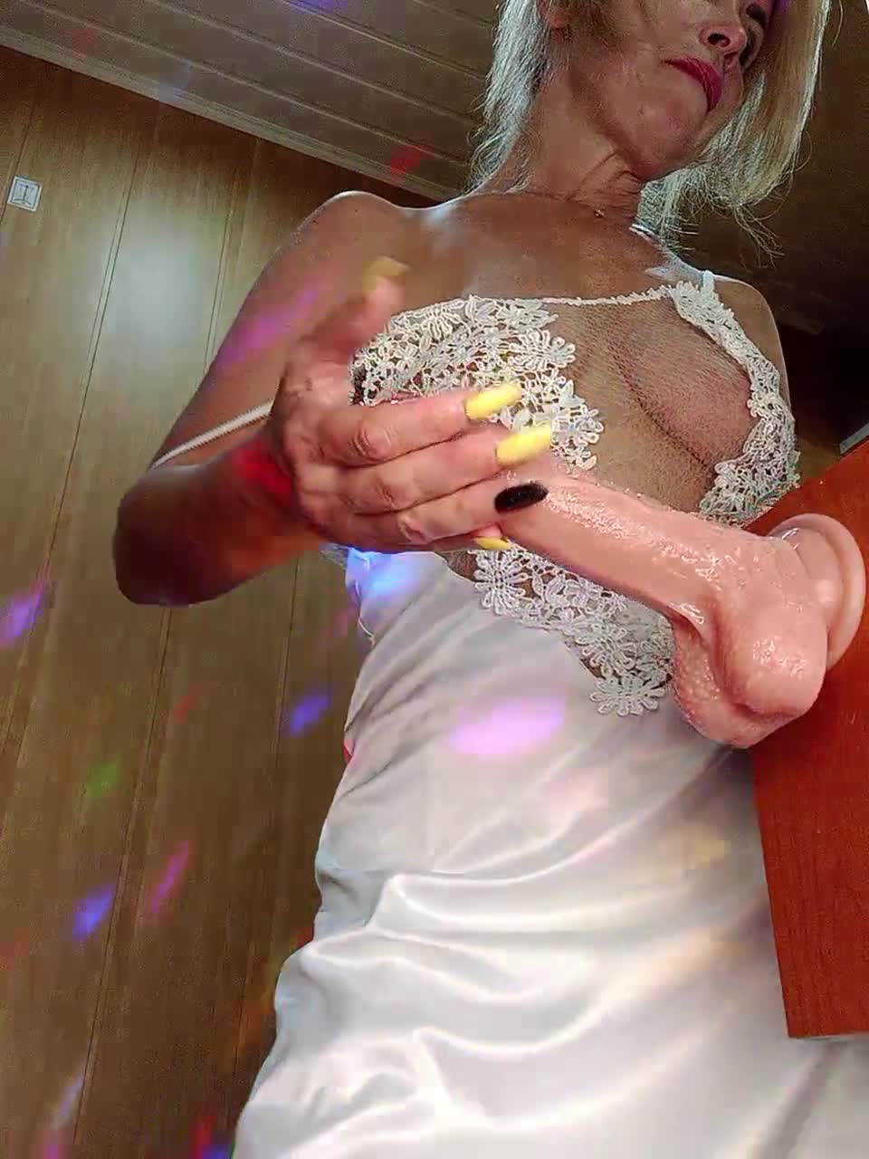 View or download file angelochek042 on 2023-07-21 from bongacams