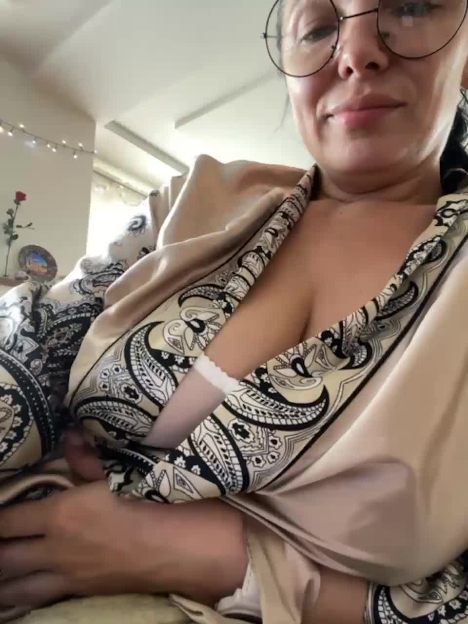 View or download file louisejenkin on 2023-07-26 from bongacams