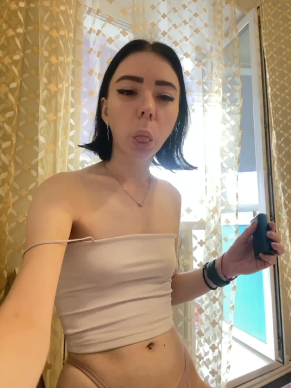 View or download file maxwell_24 on 2023-08-20 from bongacams