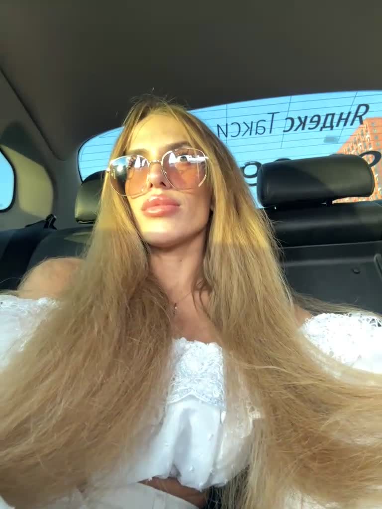 View or download file blondinochkaa on 2023-08-31 from bongacams