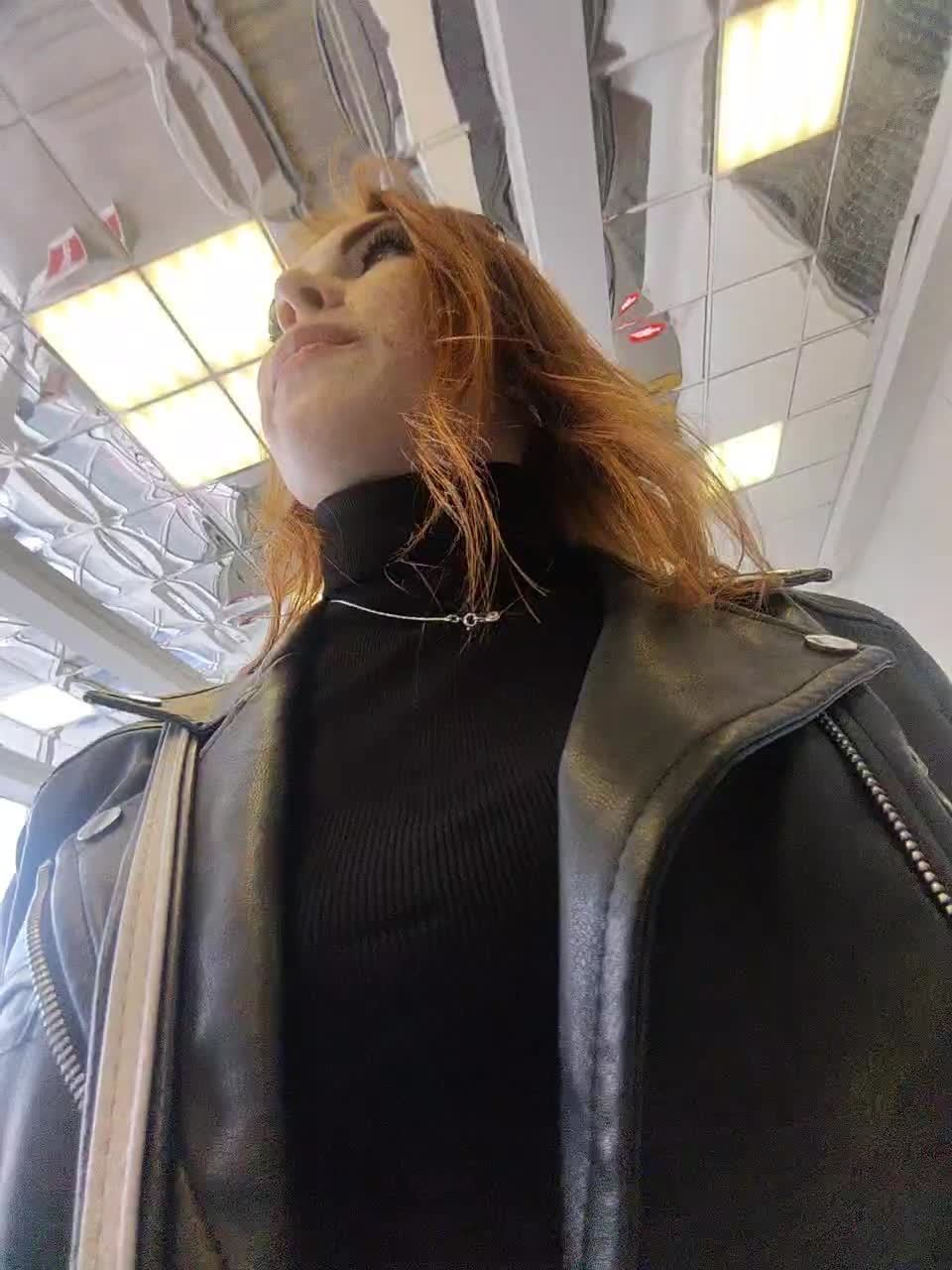 View or download file fox_hole on 2023-09-12 from bongacams