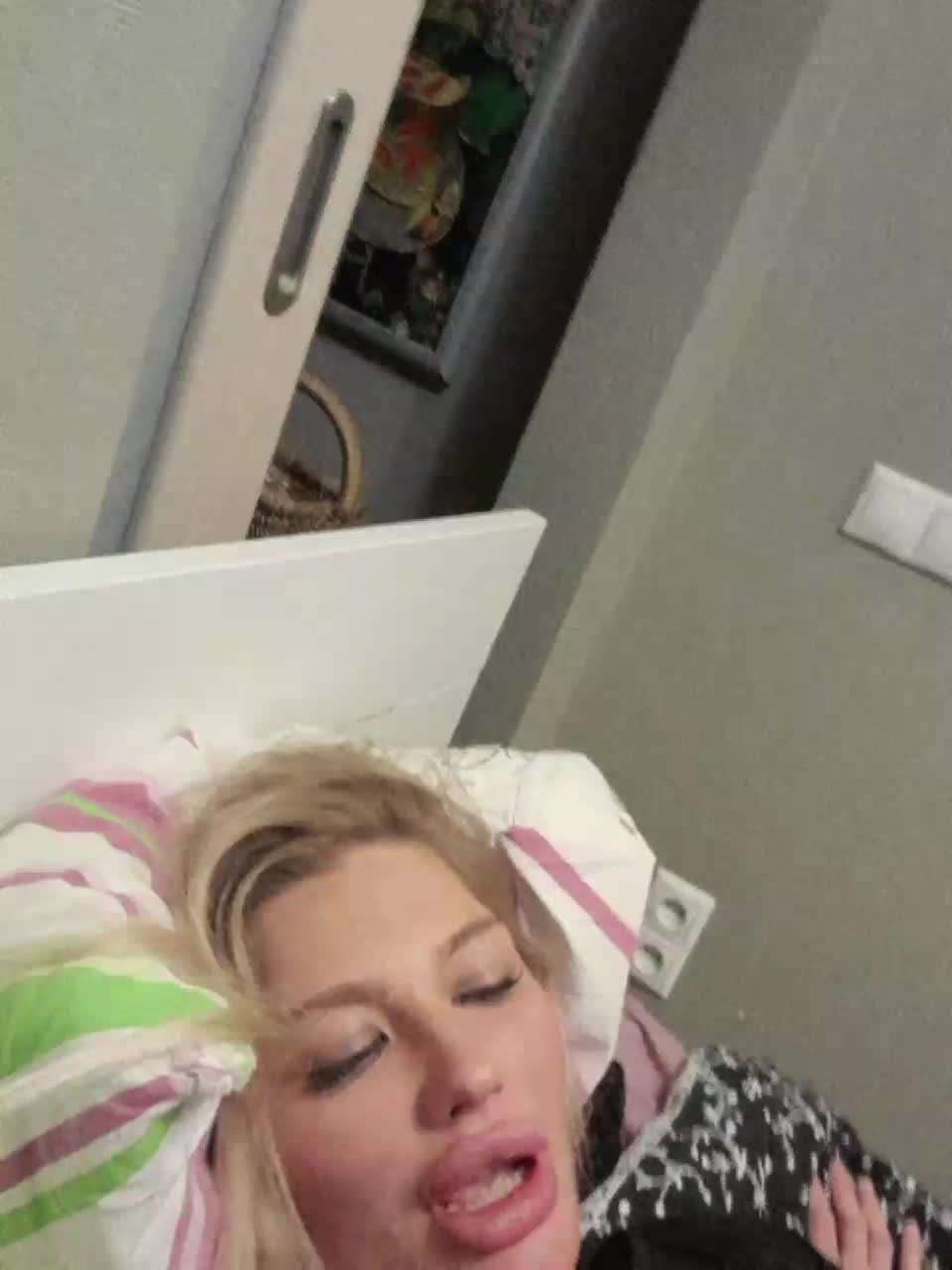 View or download file sweetlovers2 on 2023-09-26 from bongacams