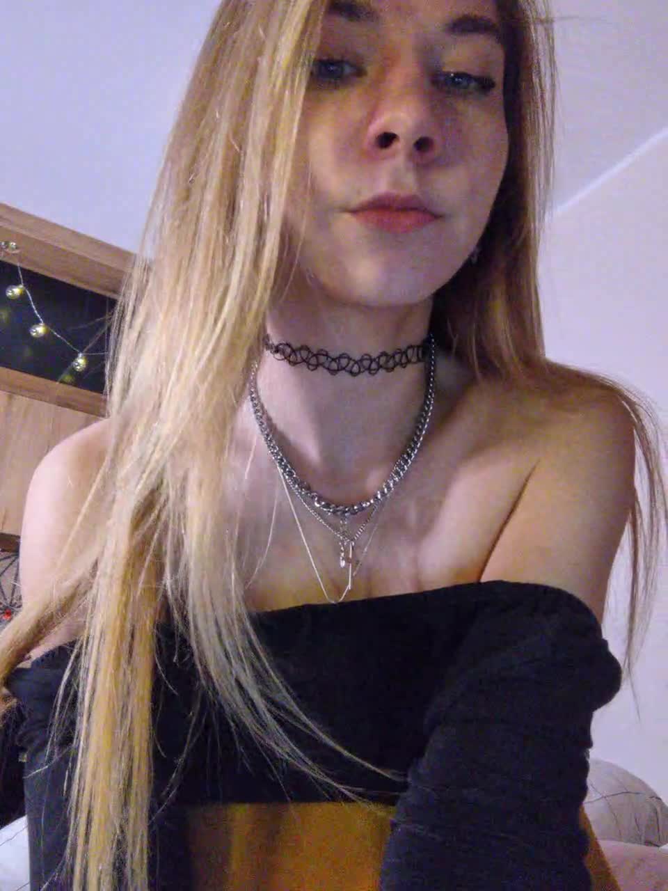 View or download file emilypech on 2023-09-27 from bongacams