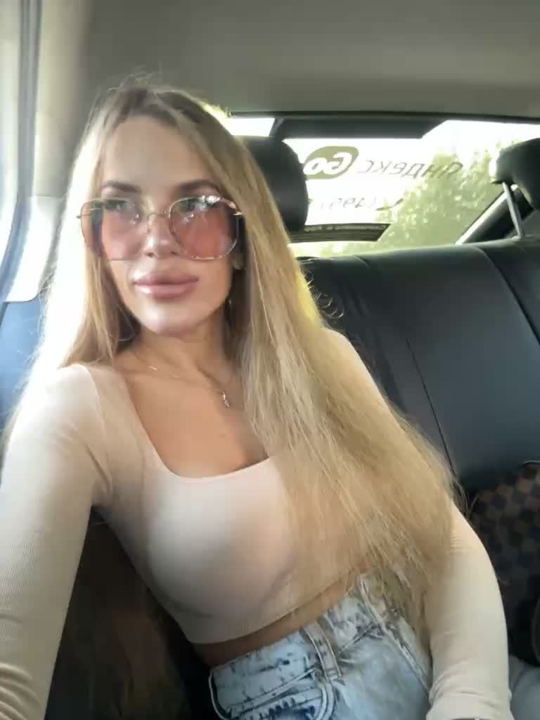 View or download file blondinochkaa on 2023-09-29 from bongacams