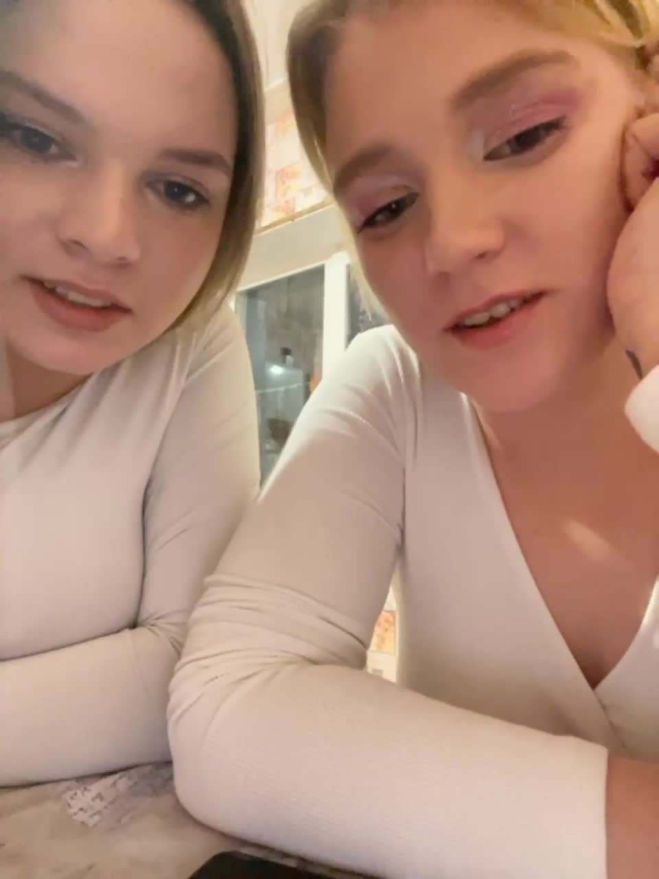 View or download file misskoss20 on 2023-10-05 from bongacams