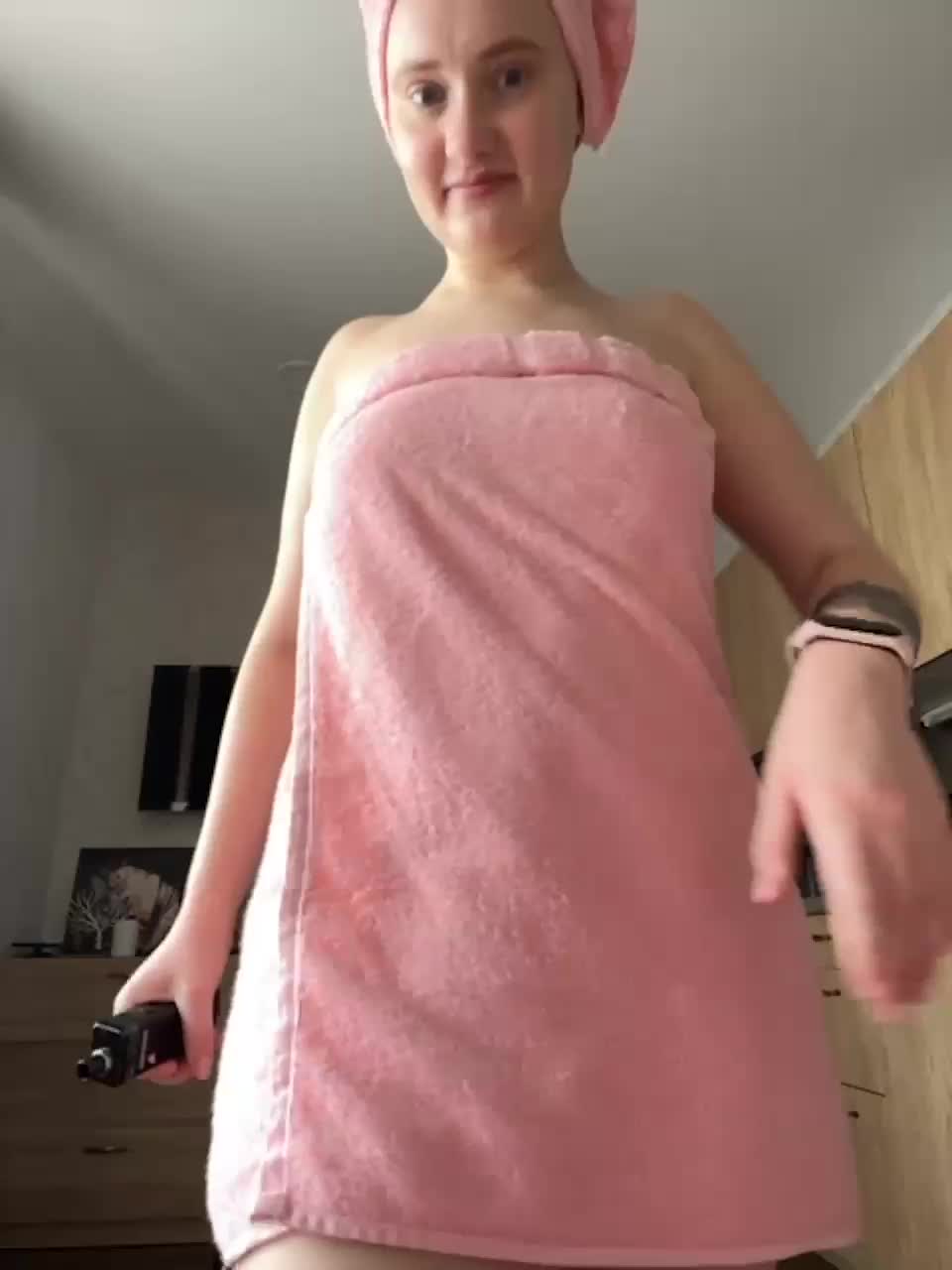 View or download file angelinakuny on 2023-10-10 from bongacams