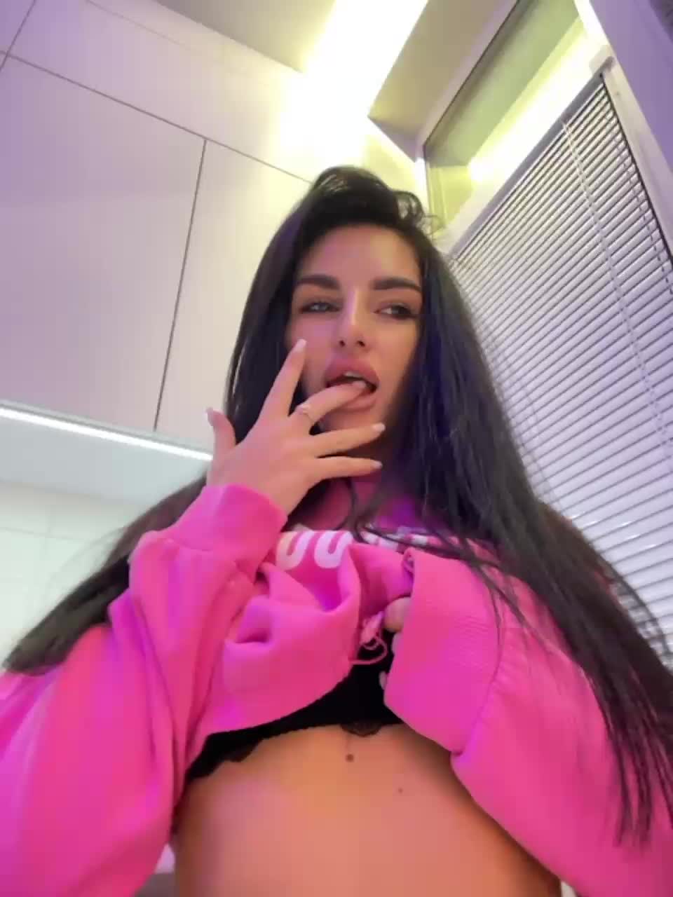 View or download file sweetkira25 on 2023-10-13 from bongacams