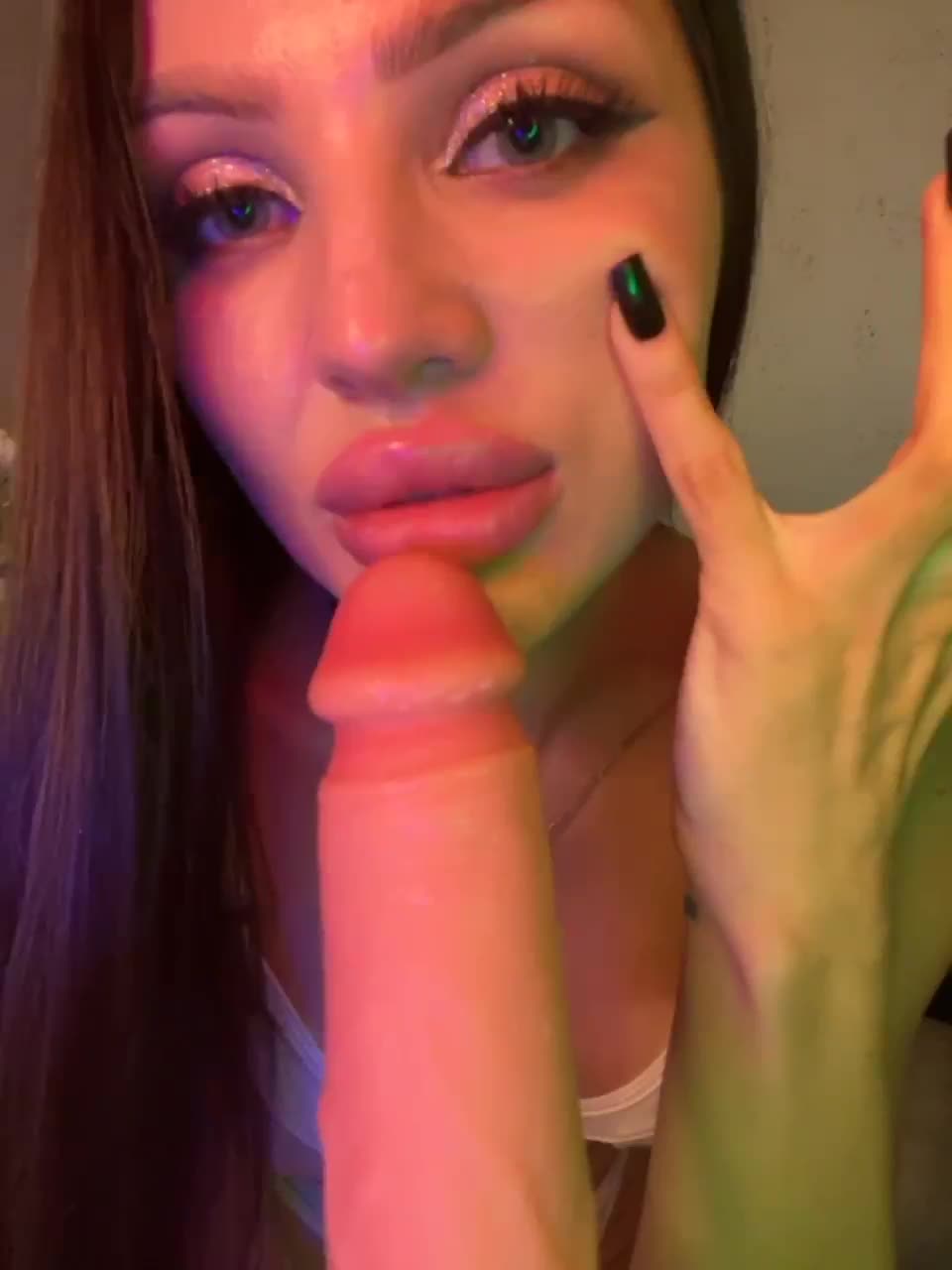 View or download file hotsexwife on 2023-10-15 from bongacams