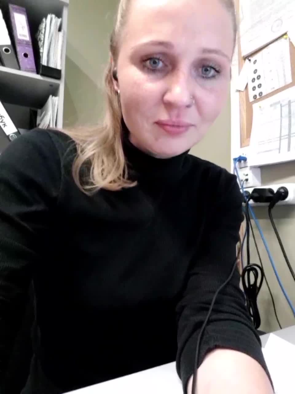 View or download file vaiola on 2023-10-17 from bongacams