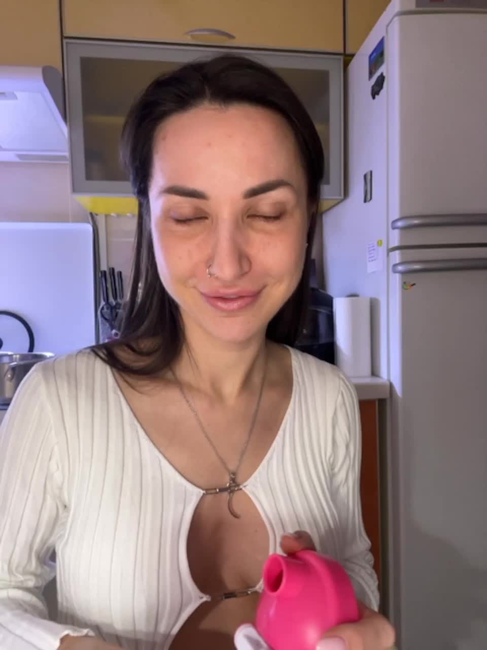 View or download file _ann_ on 2023-10-21 from bongacams