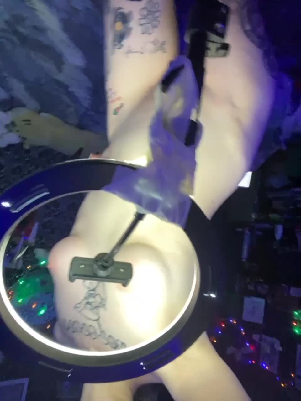 View or download file sativaandevro on 2023-10-21 from bongacams